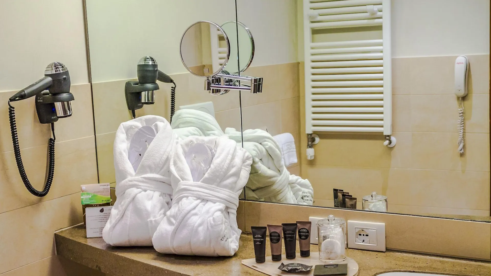 Hotel Corte Valier Lazise 4*,  Italy