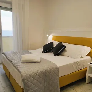 Gran San Bernardo - - Fronte Mare Con Cucina Италия